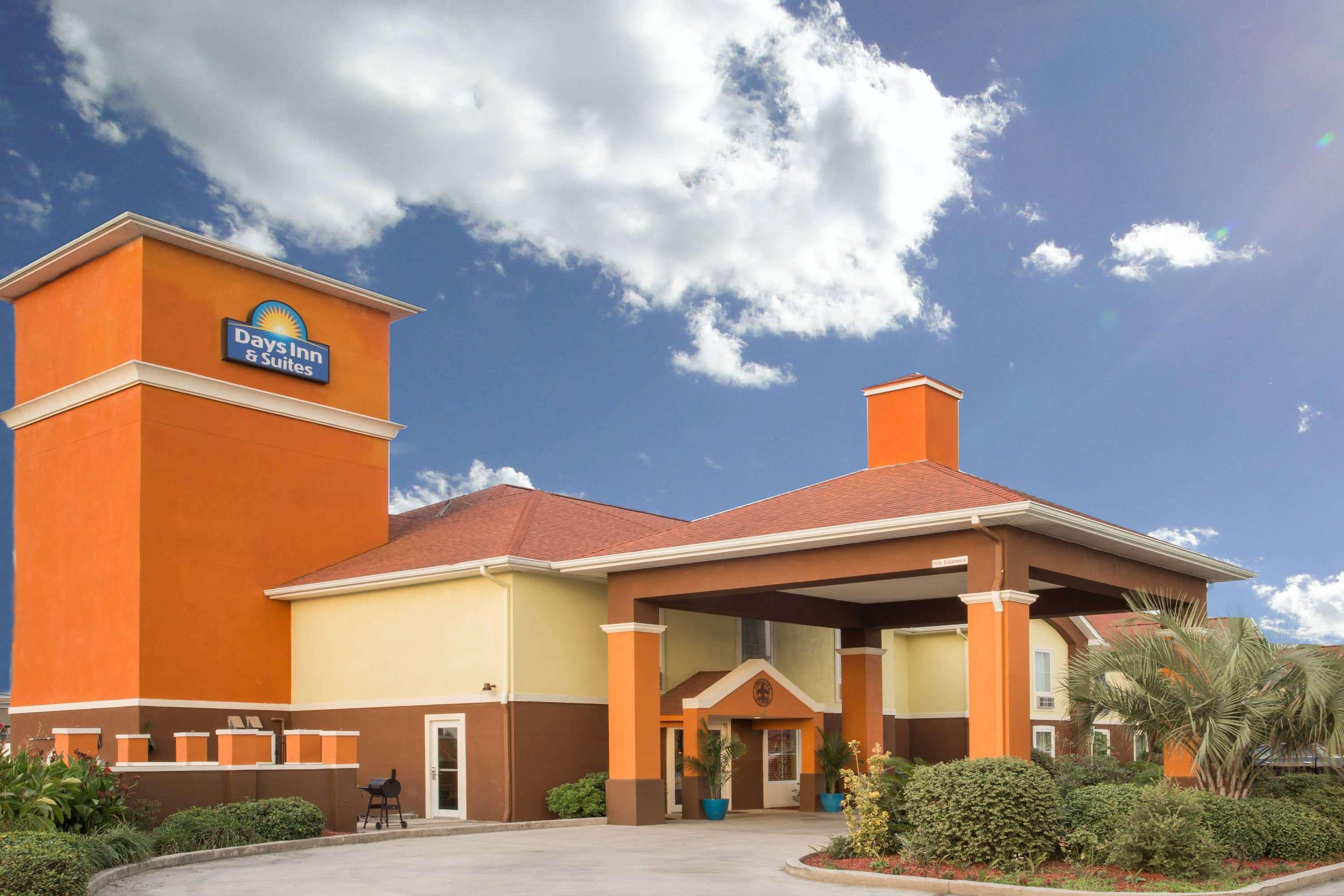 Days Inn & Suites By Wyndham Тибодо Экстерьер фото