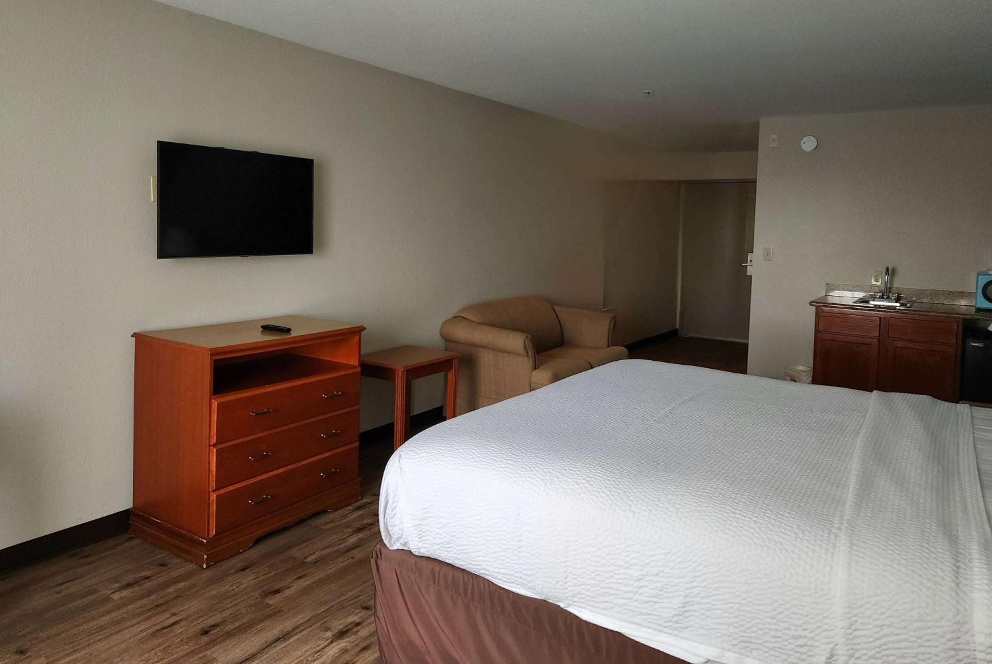 Days Inn & Suites By Wyndham Тибодо Экстерьер фото