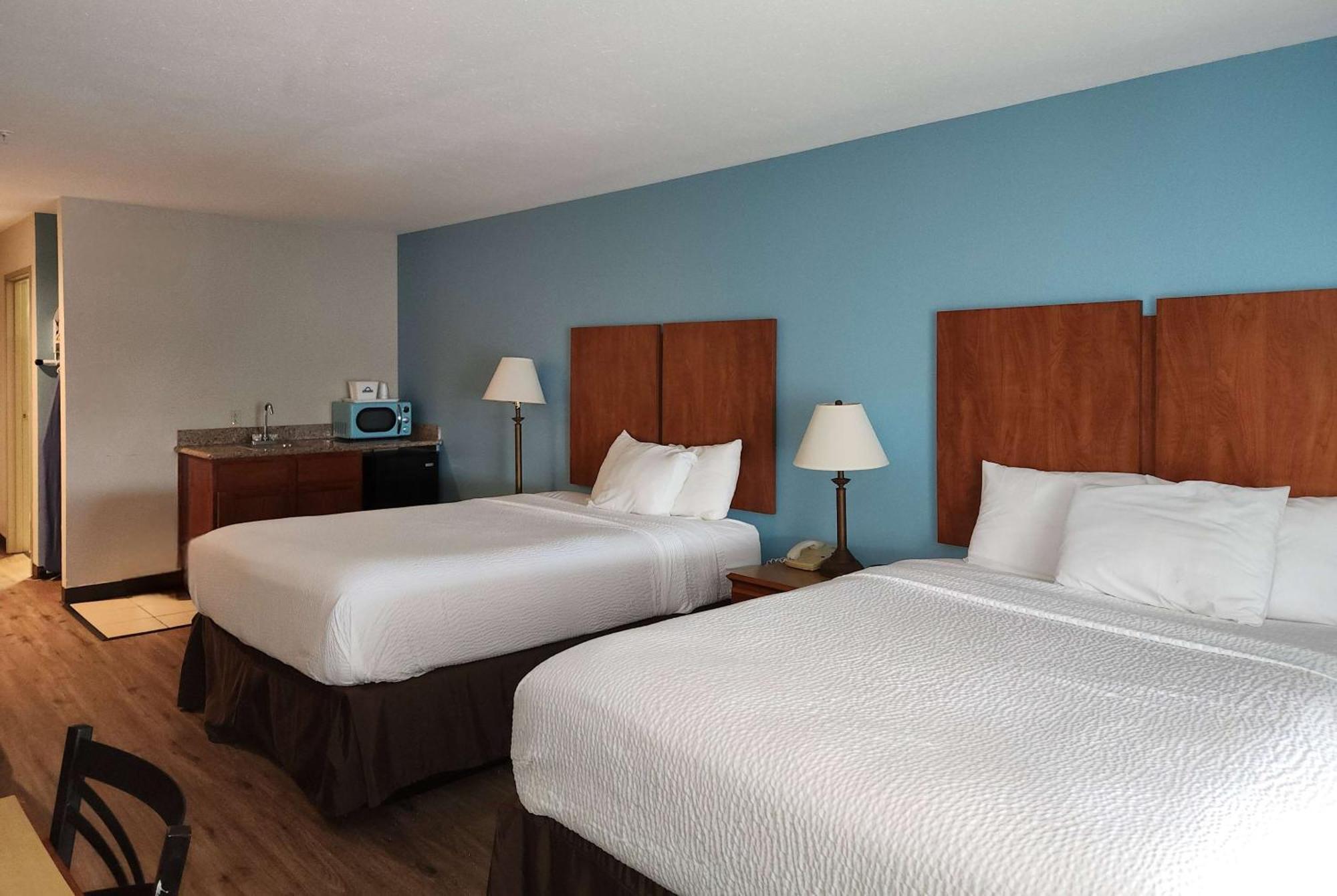 Days Inn & Suites By Wyndham Тибодо Экстерьер фото
