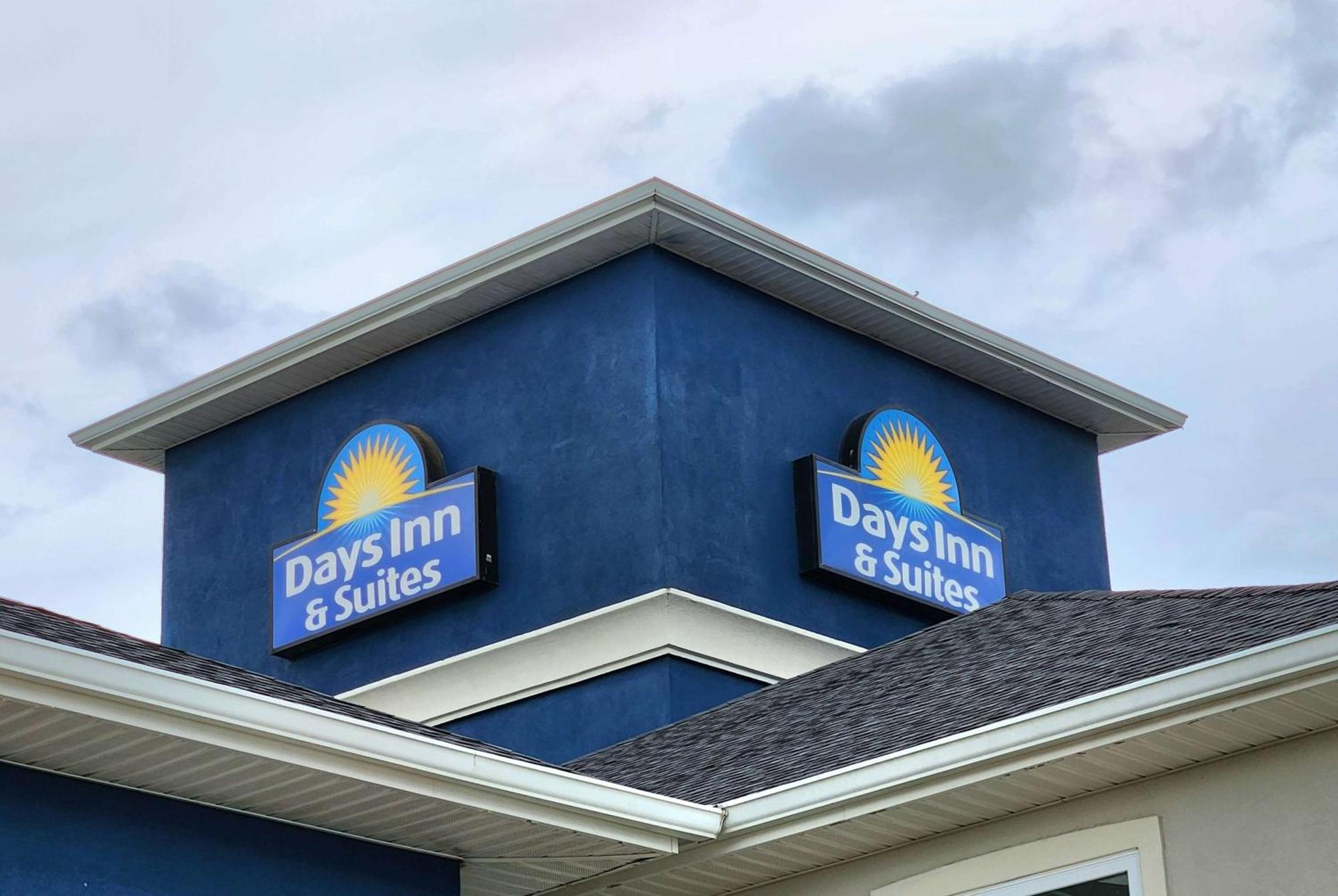 Days Inn & Suites By Wyndham Тибодо Экстерьер фото