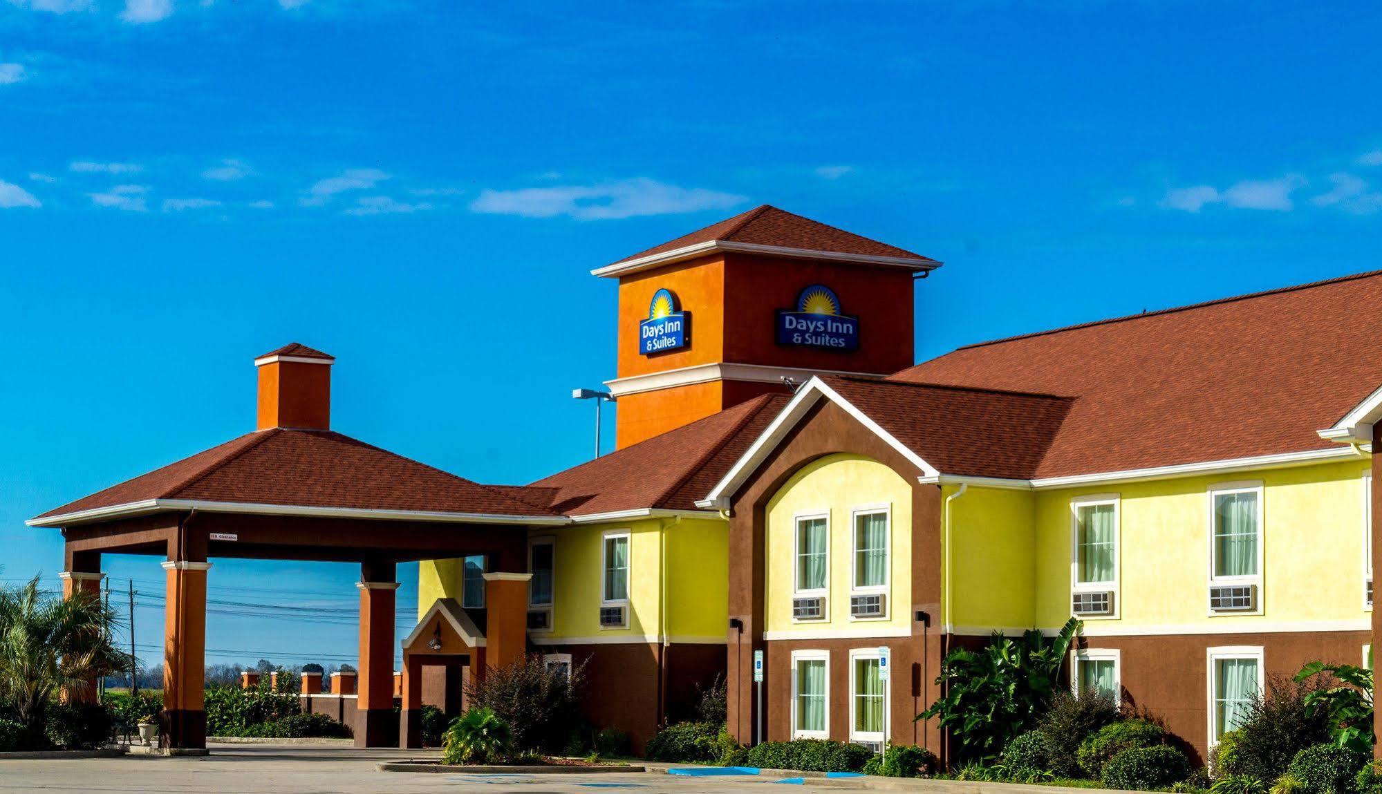 Days Inn & Suites By Wyndham Тибодо Экстерьер фото