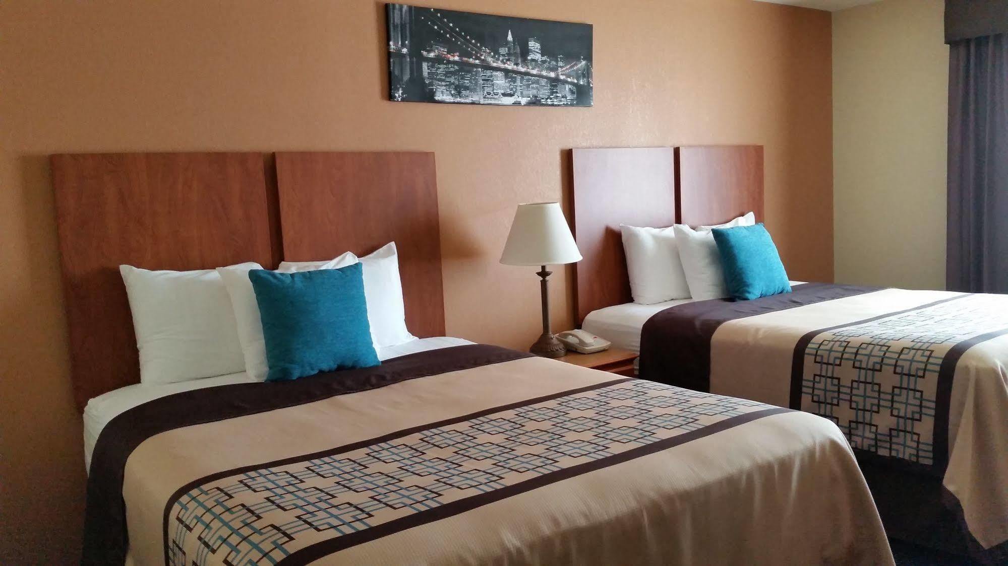 Days Inn & Suites By Wyndham Тибодо Экстерьер фото